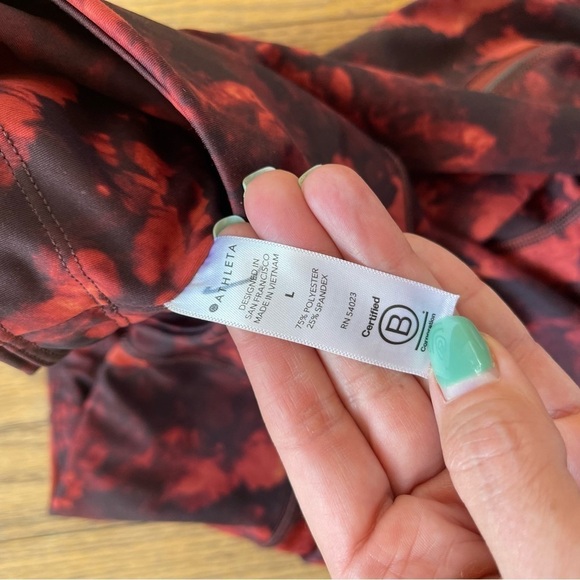 Athleta Rainier Printed Tight Red Black 631810 Size Large - Picture 6 of 9